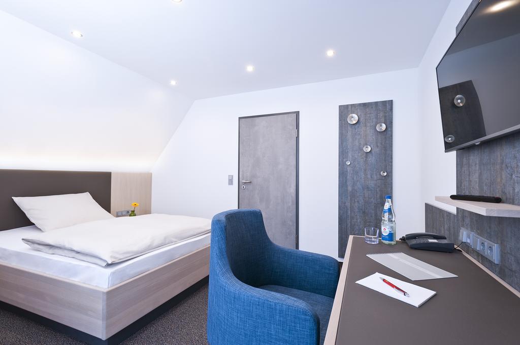 Hotel Kaeferstein Garni Нюрнберг Экстерьер фото