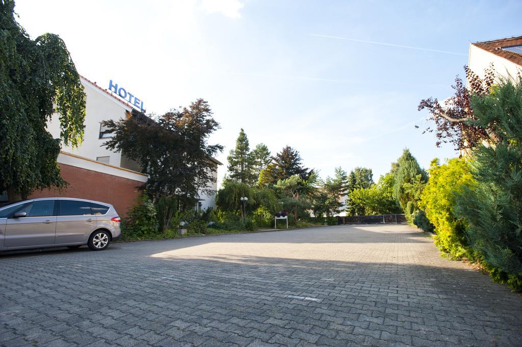 Hotel Kaeferstein Garni Нюрнберг Экстерьер фото
