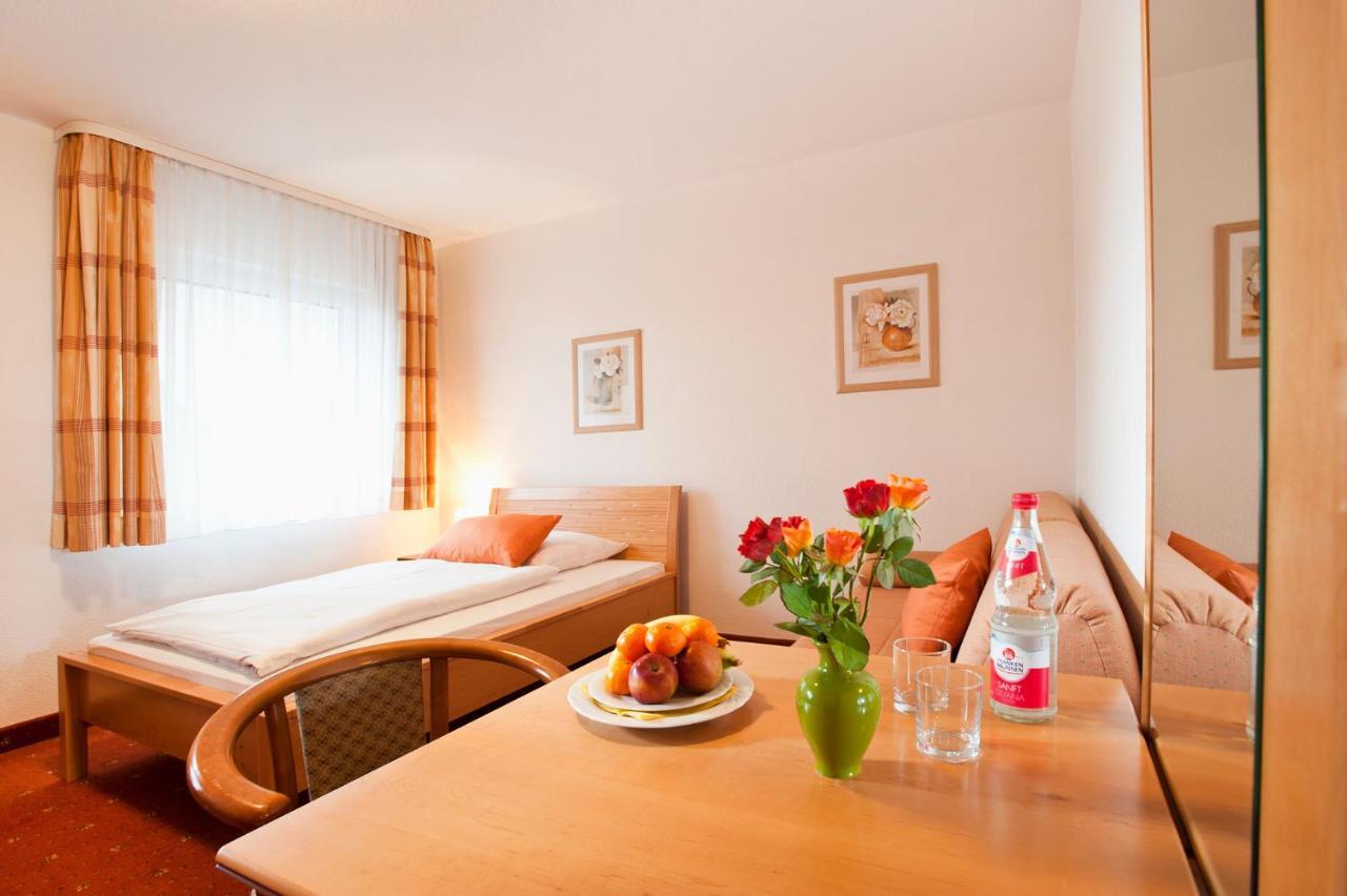 Hotel Kaeferstein Garni Нюрнберг Экстерьер фото