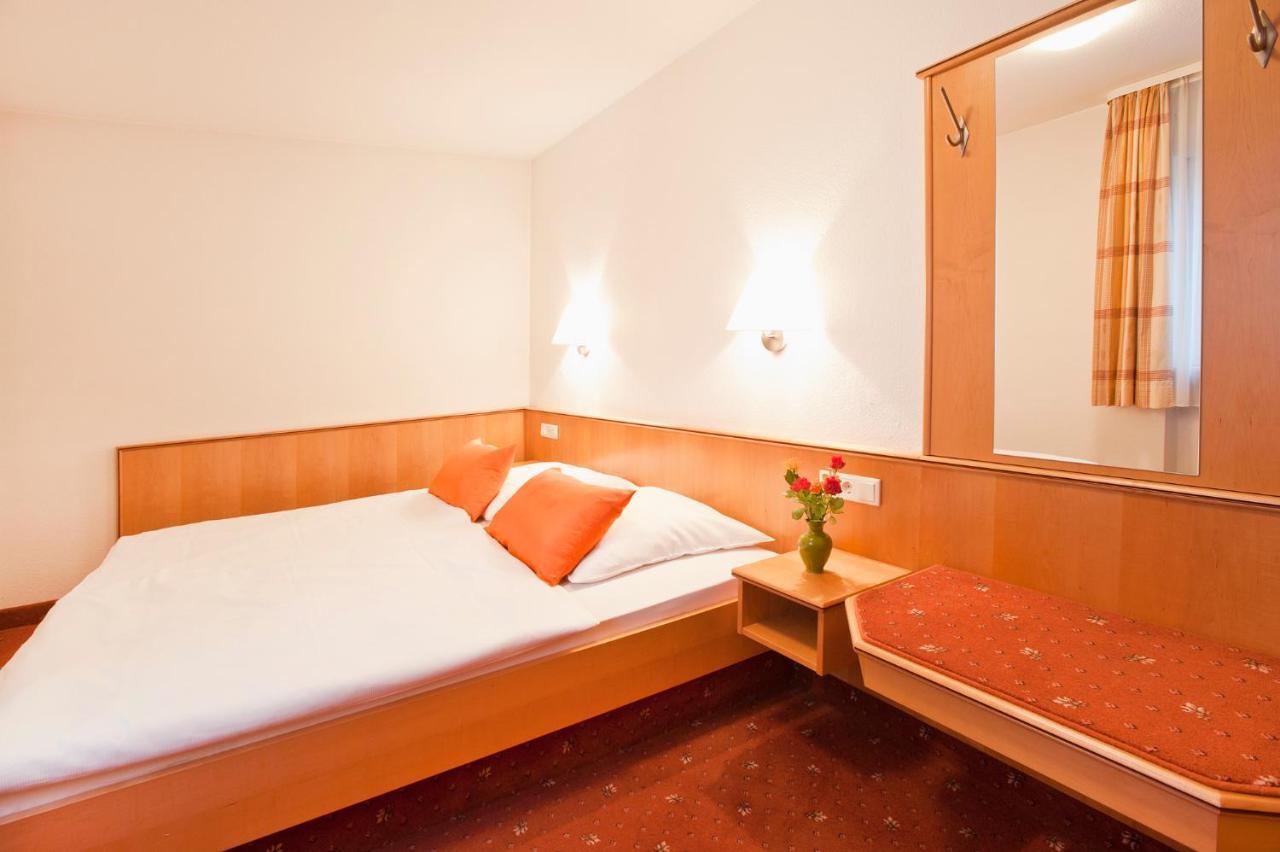 Hotel Kaeferstein Garni Нюрнберг Экстерьер фото